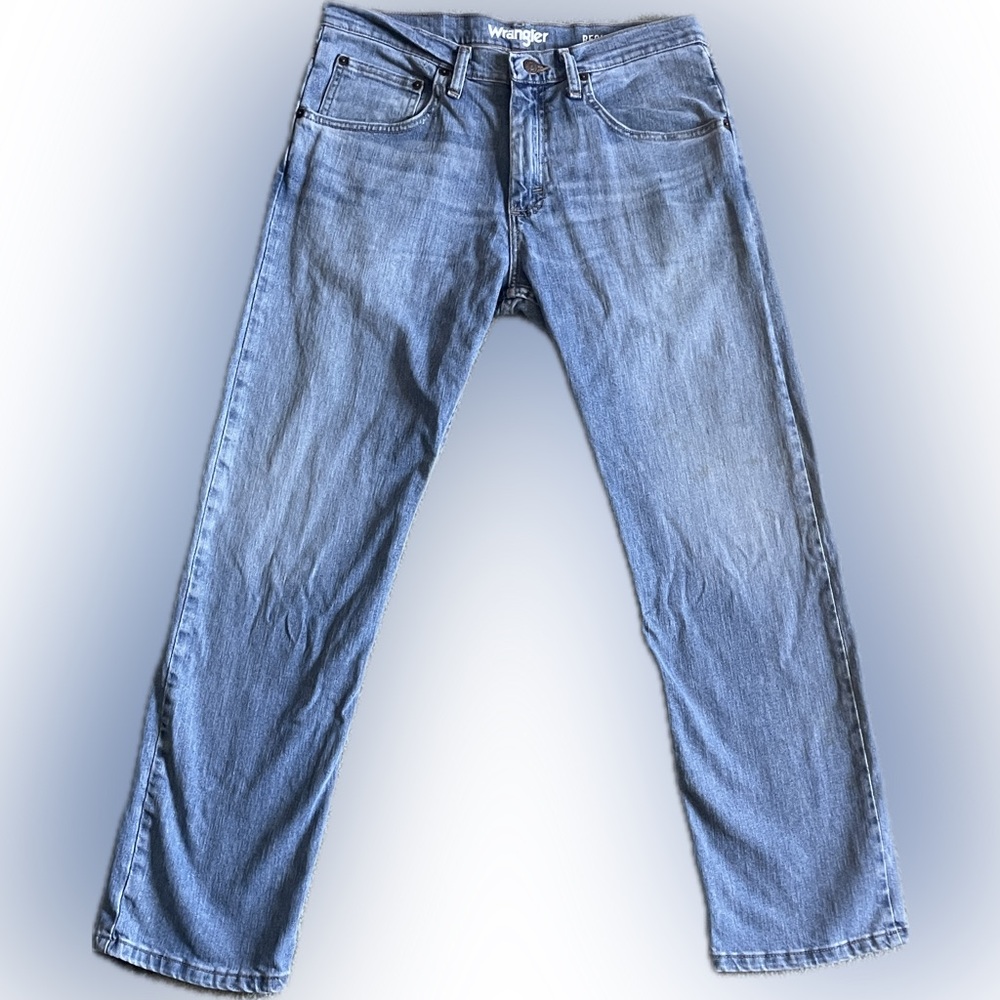 Wrangler men’s blue jeans, flawless.